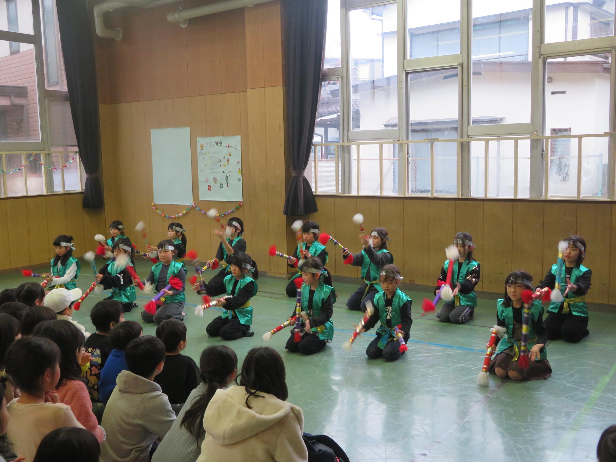 銭太鼓の発表時の写真