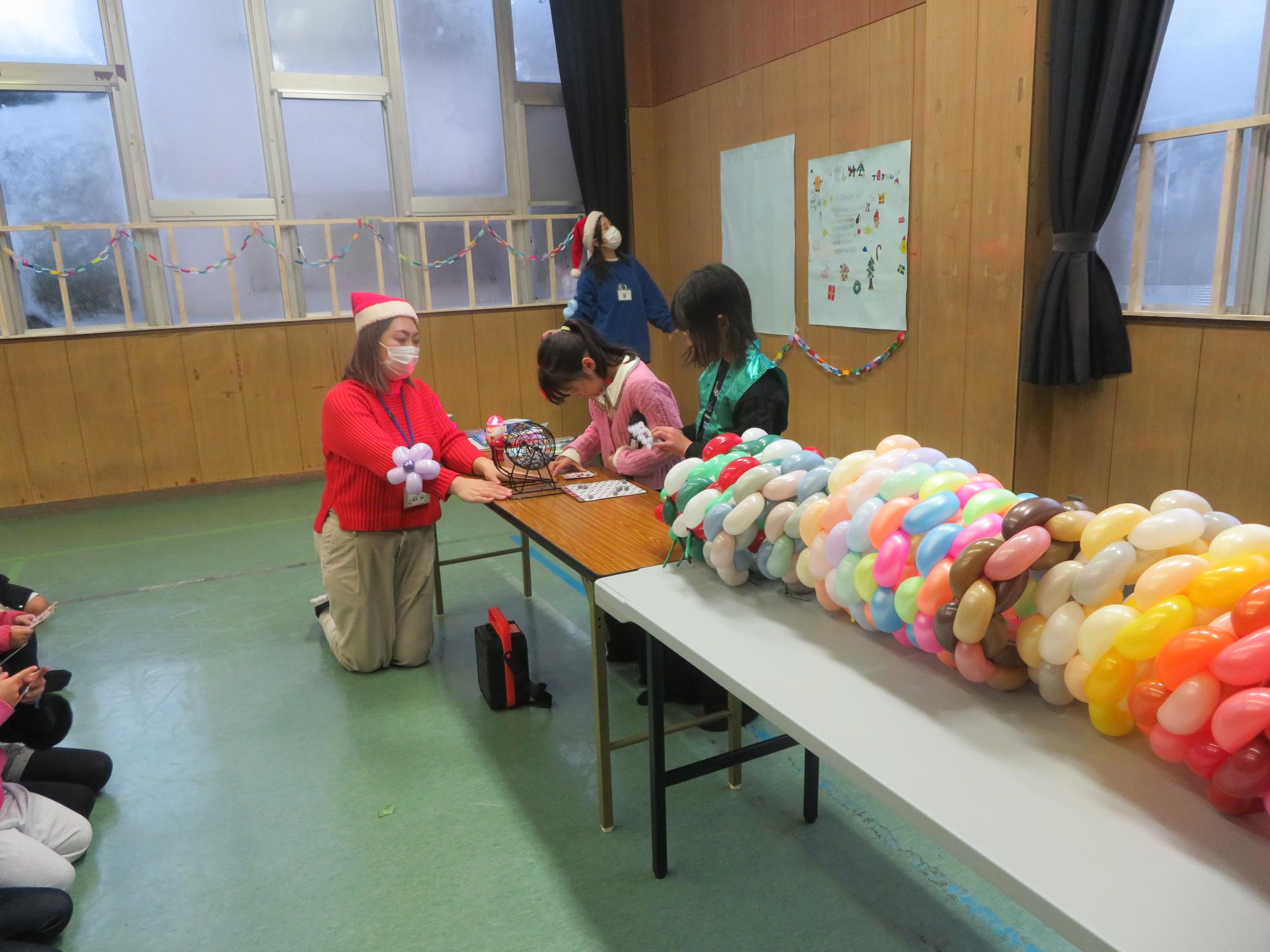 ビンゴ大会中の写真