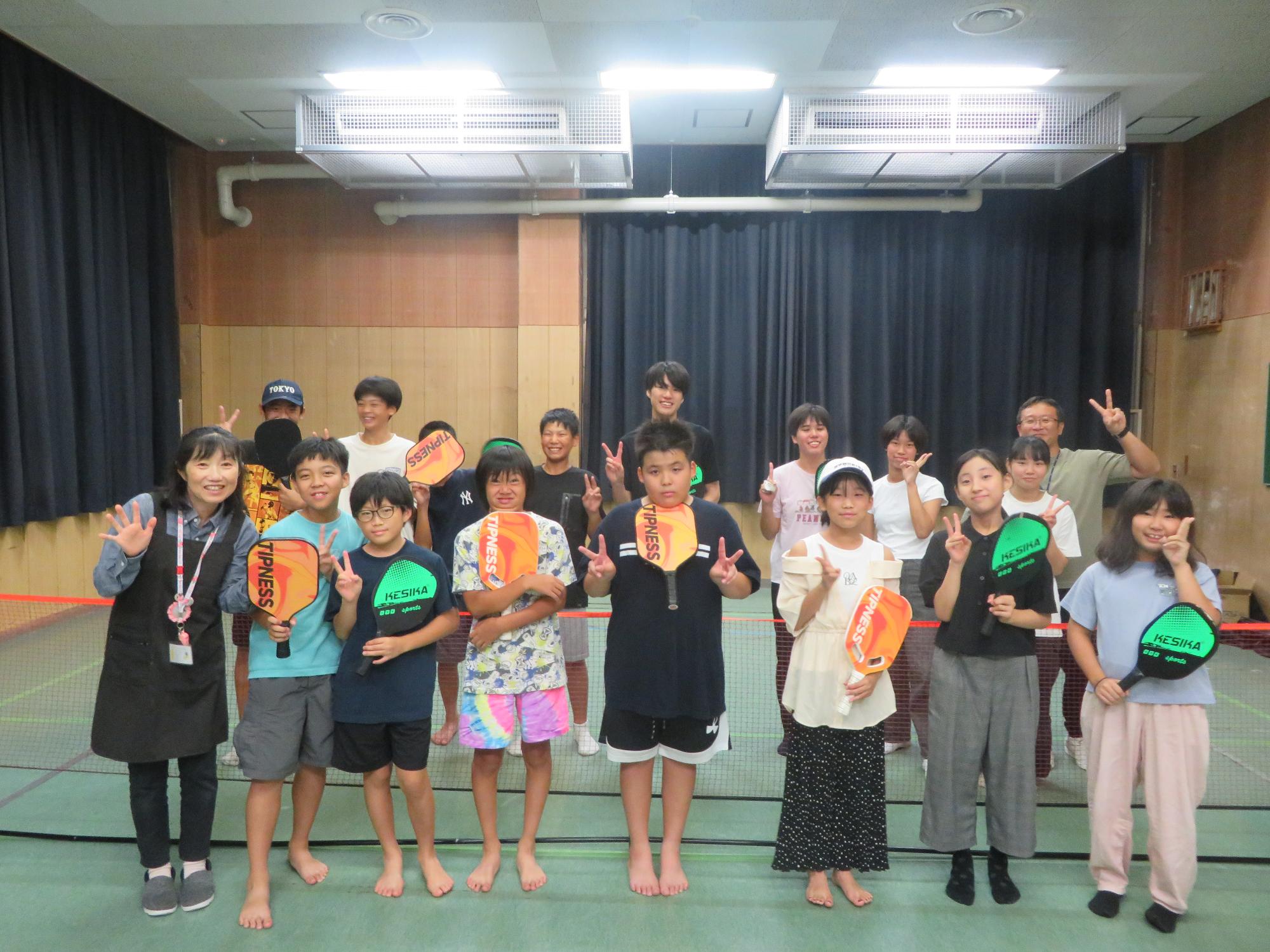 講師と参加者との集合写真講師