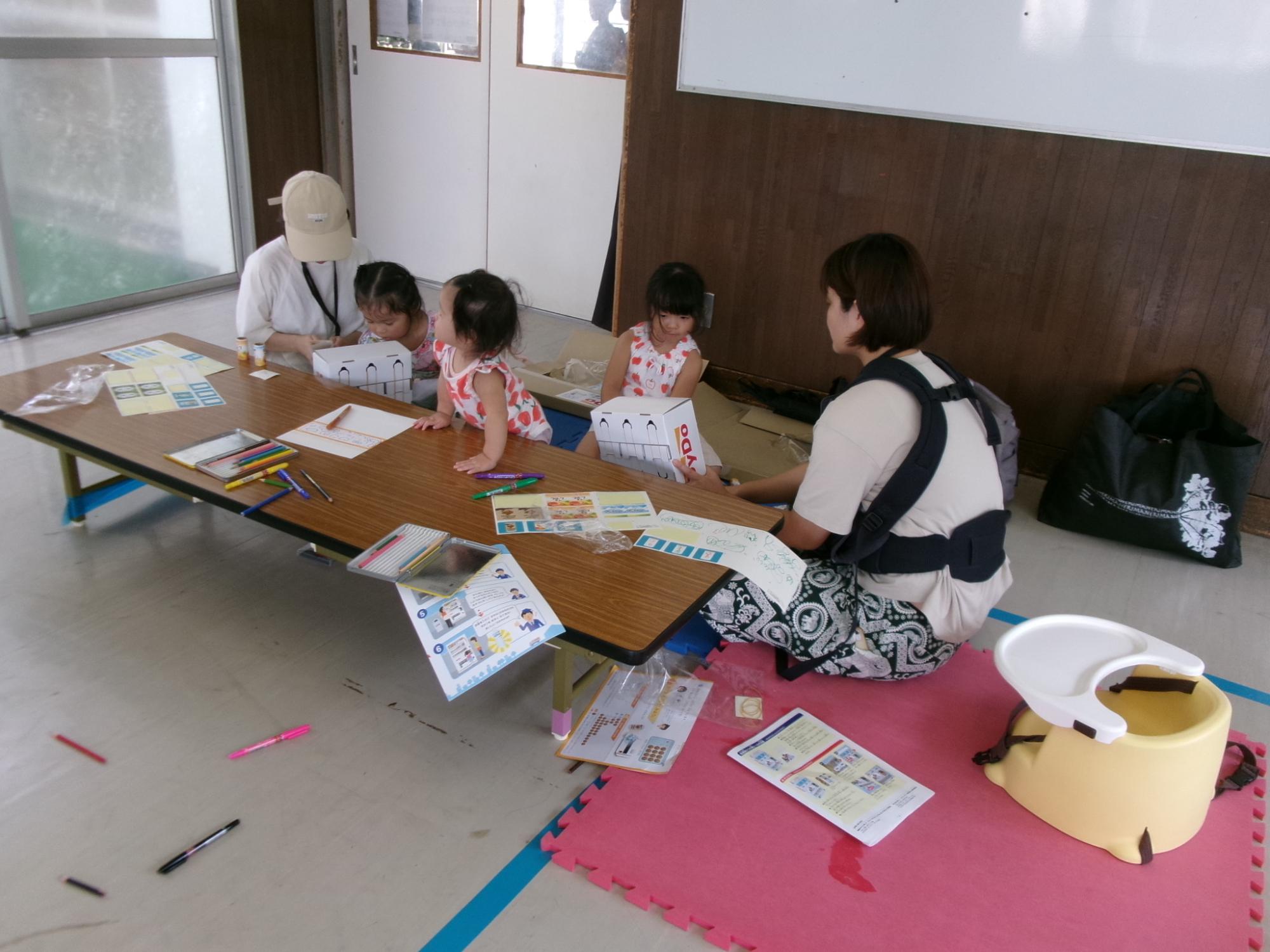 参加の幼児親子の写真