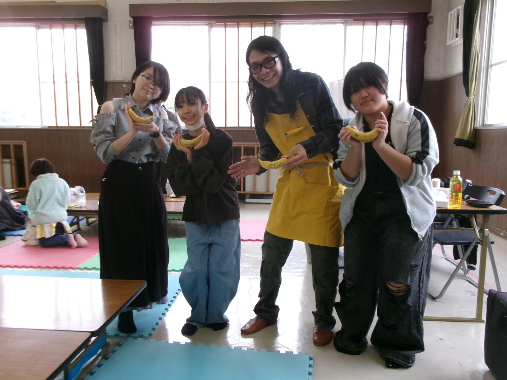 エンドケイプさんと参加者の記念撮影の写真