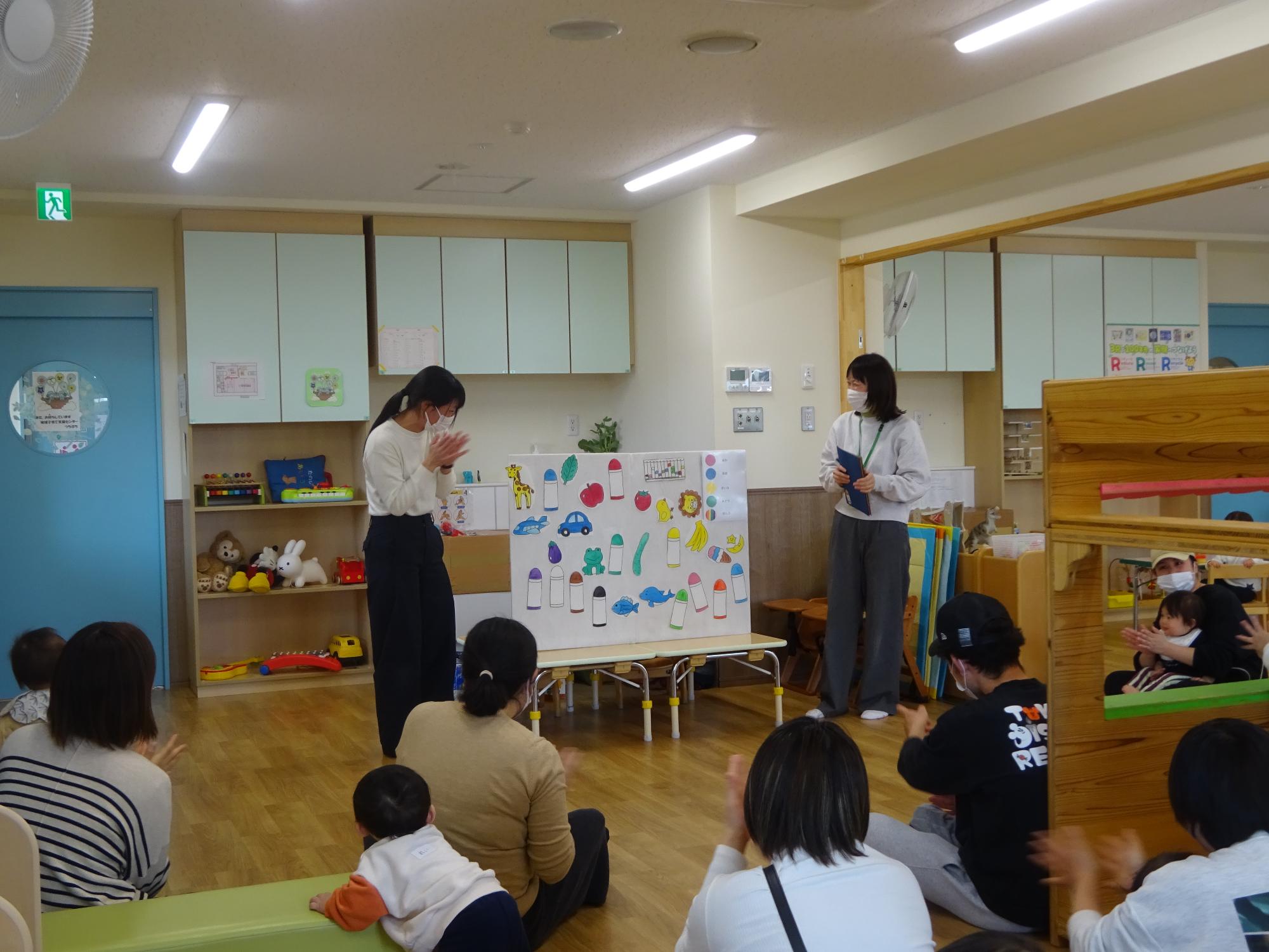 スタッフによるパネルシアターの様子2