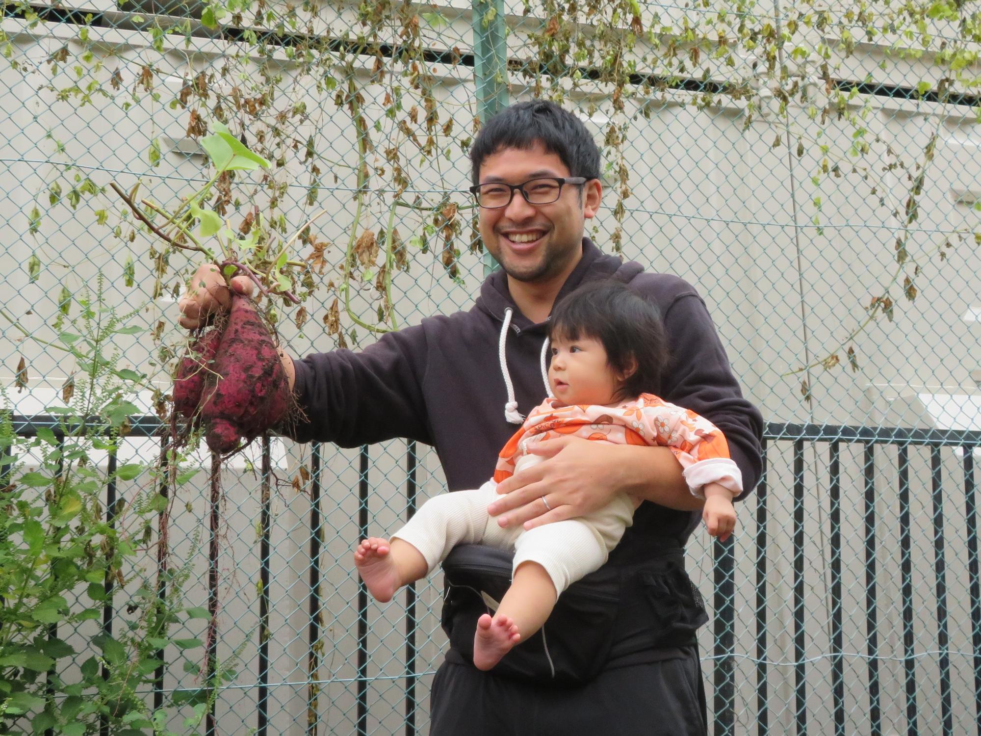 さつまいも掘りの写真