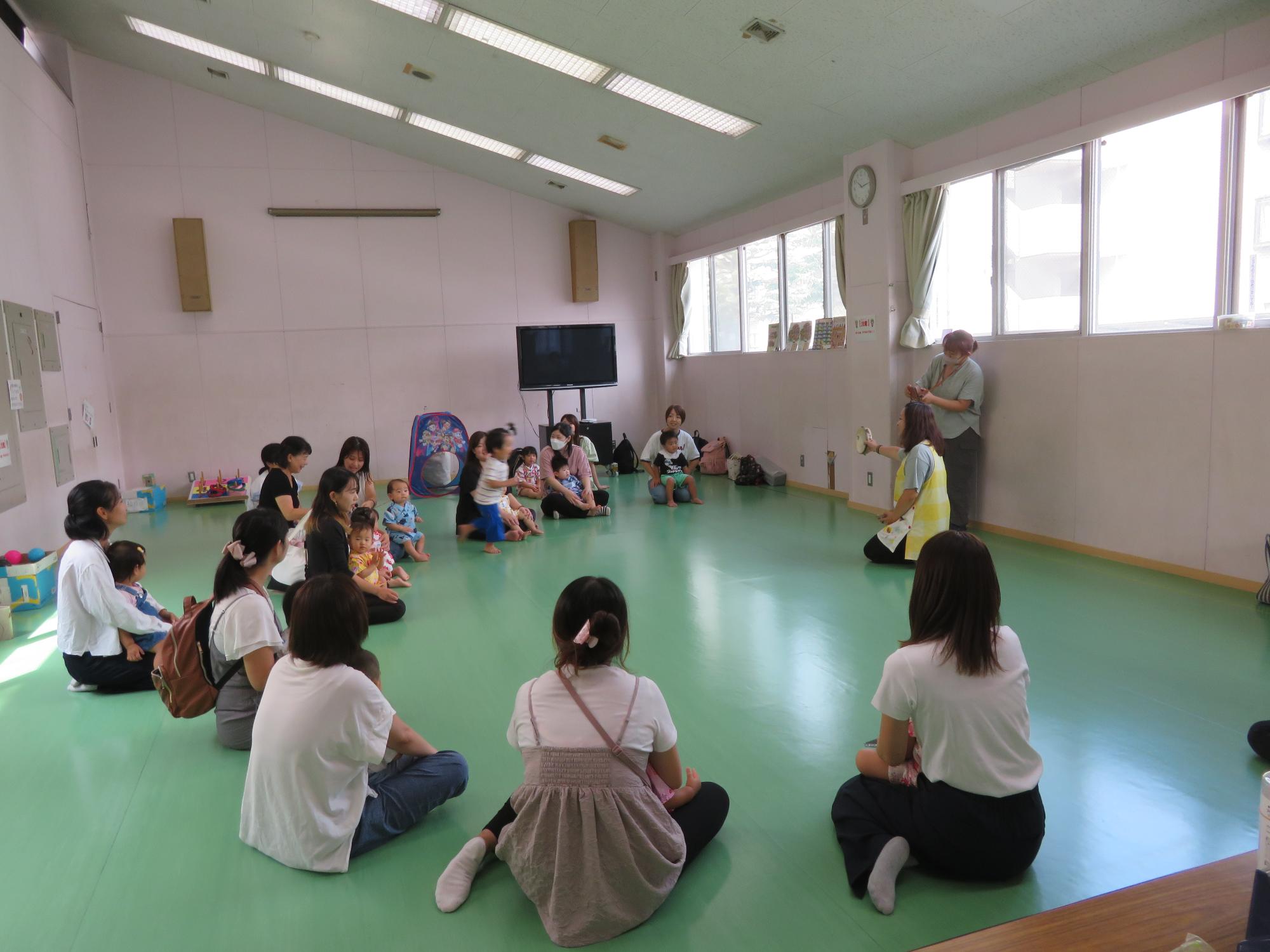 「えんにち」に参加してくれた幼児サークルさんとこ文からの参加親子の様子の写真