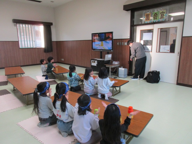 カップスの練習をしている写真