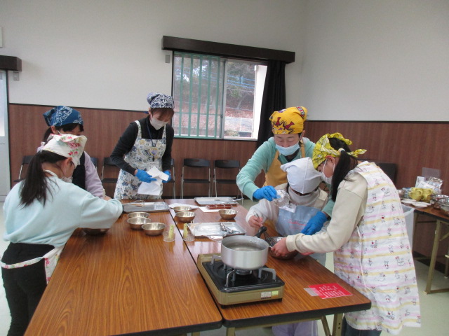 猫くまドーナツづくりの写真