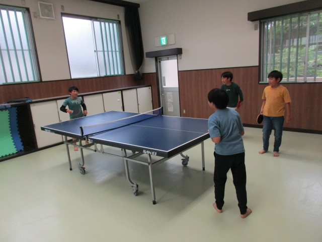 卓球の&rdquo;王様ゲーム&rdquo;をしている写真