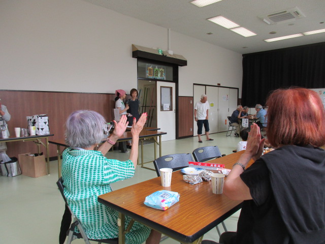 ハーモニカ演奏の写真